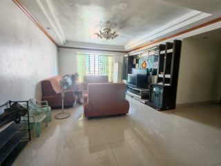 国贸大厦B座 4室2厅2卫 150m² 2200元/月